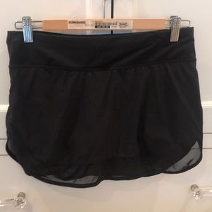 Lululemon Black Hotty Hot skirt